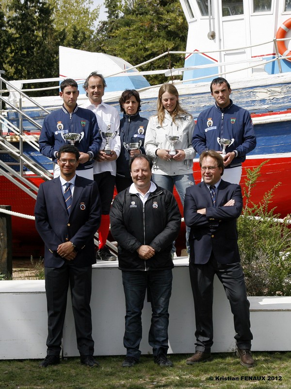 Éxito del Raid Navarro en el CEI** 120 Kms. Copa Interautonomías 2012 Figarol-Bardenas Reales de Navarra. Medallas de Oro y Bronce individual y Plata por equipos.